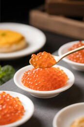 晶莹剔透的鱼子酱