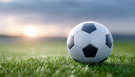 绿茵场上的足球