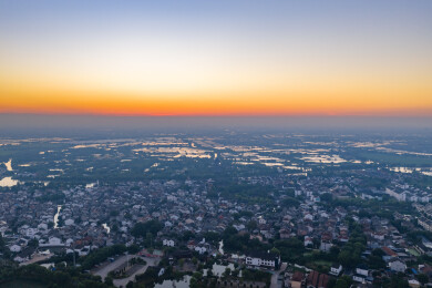 湖州荻港古镇日出航拍 桑基鱼塘江南