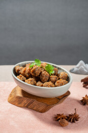 炸梅菜肉丸