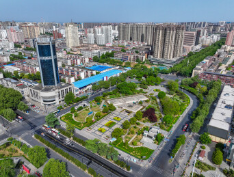 河南省洛阳市周王城广场天子驾六博物馆