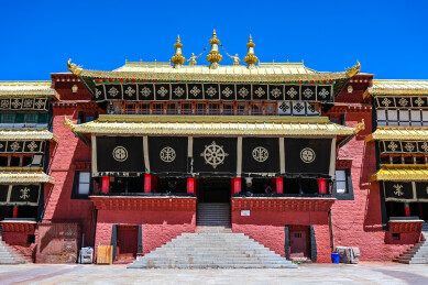 中国西藏昌都强巴林寺 藏传佛教寺院建筑
