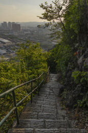 广西柳州鹅山公园下山路