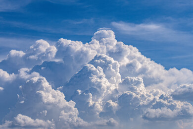 蓝天白云积雨云