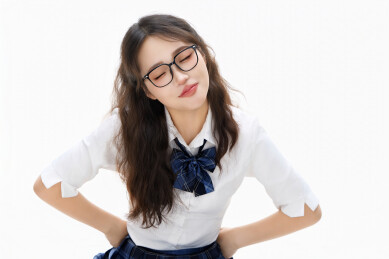 影棚拍摄的身穿高中制服的亚洲美丽少女