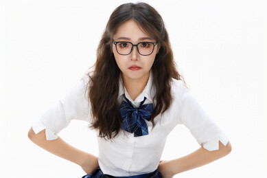 影棚拍摄的身穿高中制服的亚洲美丽少女