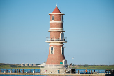 中国河北省张家口沽源县天鹅湖景区湖畔灯塔