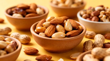 多样坚果清新美食场景