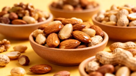 多样坚果清新美食场景