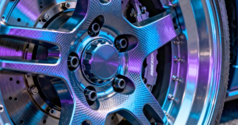 汽车轮毂炫彩汽车配件场景