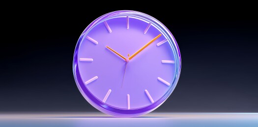 紫色透明钟表静置展示