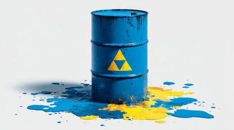 蓝桶泄漏黄液警示