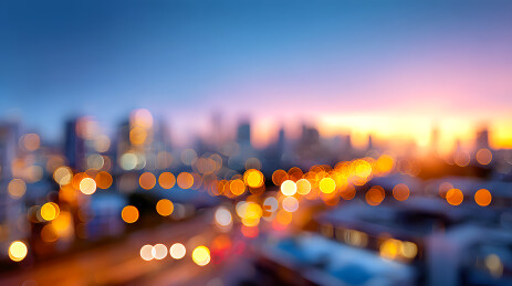 镜头虚化城市背景