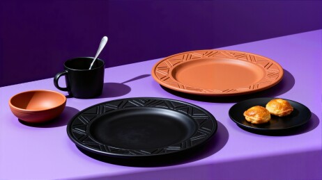 餐具摆设与食物展示