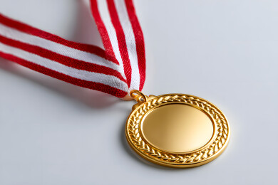 一块金色的奖牌