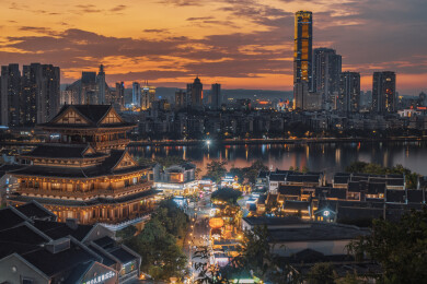 广西柳州城市风光-窑埠古镇与江滨建筑晚霞