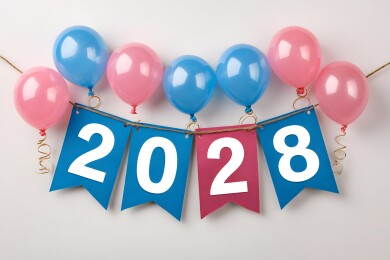 粉蓝气球悬挂2028横幅静物摄影高清图