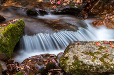 中国辽宁丹东天桥沟秋季风光
