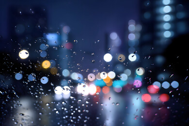 雨夜车窗外的灯光