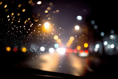 雨夜车窗外的灯光