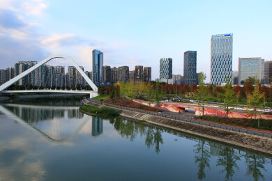 成都交子公园商圈高新区锦江沿岸建筑风光