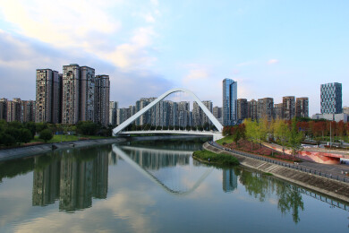 成都交子公园商圈高新区锦江沿岸建筑风光