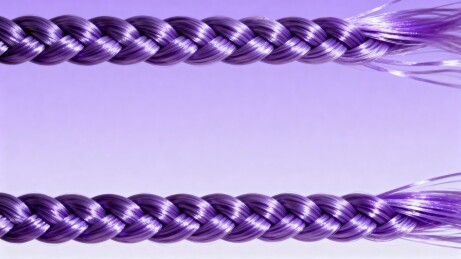紫色编绳特写场景