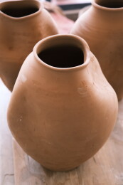 中国江西景德镇陶瓷工作室陶土胚胎和模具