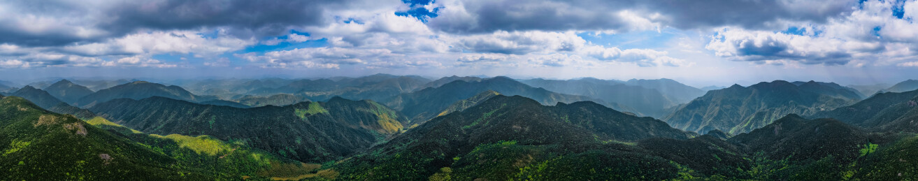 航拍浙江丽水市龙泉市长三角第一高峰黄茅尖