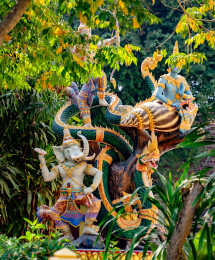 老挝万象塔銮寺寺庙建筑和佛像