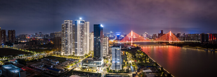 中国广东省广州市鹤洞大桥广船滨江公园