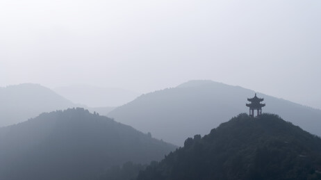 山水云雾水墨画，古风古建亭子