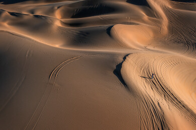 中国新疆巴州尉犁县塔里木河塔克拉玛干沙漠