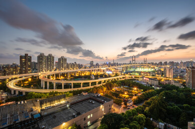 上海南浦大桥浦东段引桥全景日落暖色调
