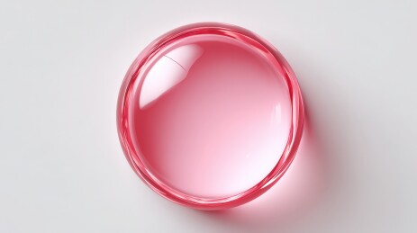 红色透明圆形物体