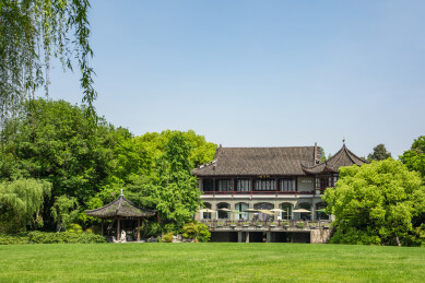 浙江杭州西湖畔柳浪闻莺园林建筑景观