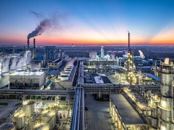 石油炼化化工厂夜景