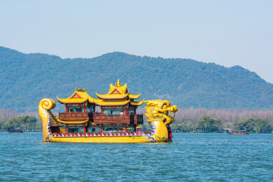 浙江杭州西湖龙船