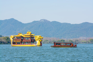 浙江杭州西湖传统中式游船