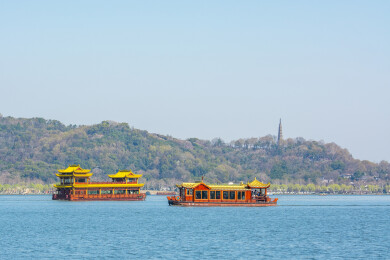 浙江杭州西湖传统观光船画舫
