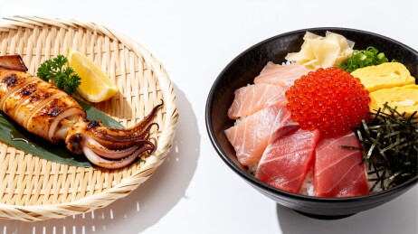 日式海鲜饭与烤鱿鱼摆盘