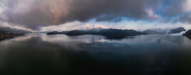航拍四川眉山洪雅瓦屋山和雅女湖冬日雪景