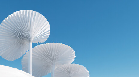 白色扇形结构蓝天背景