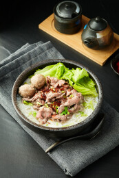 牛肉拼牛肉丸粿条 