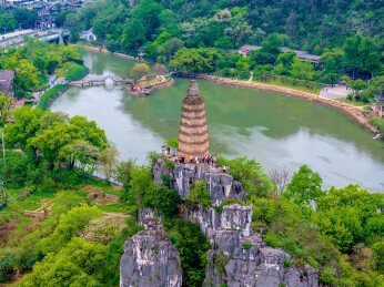 中国广西桂林穿山景区塔山航拍风光