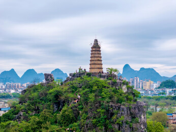 中国广西桂林穿山景区塔山航拍风光