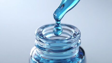 滴管向瓶中滴液体