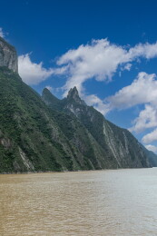 中国重庆巫山县壮丽的巫峡山水景致
