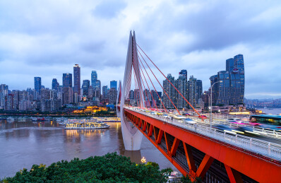 重庆渝中半岛东水门大桥    