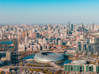 中国天津奥体中心公园天塔航拍图